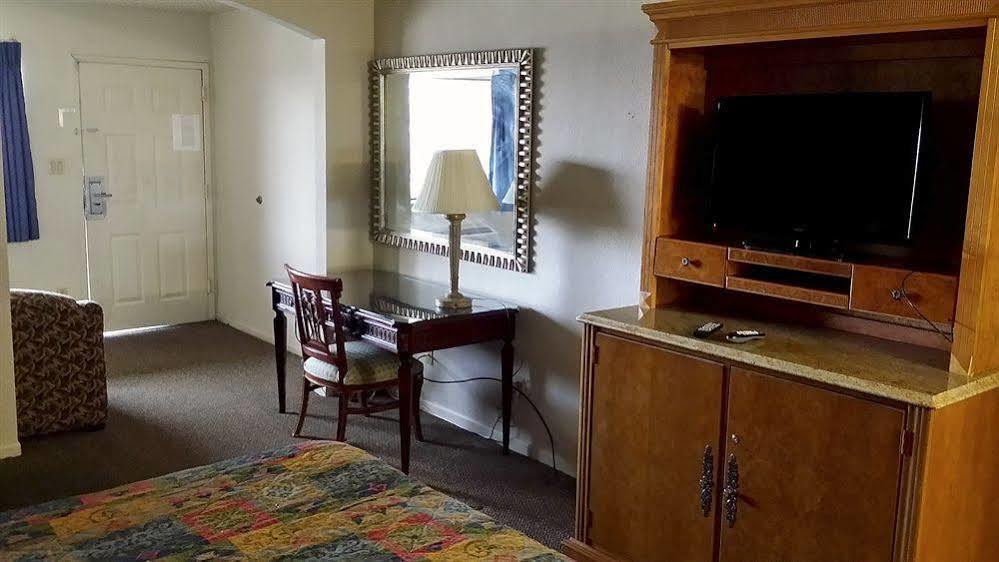 Scottish Inn&Suites - Kemah Boardwalk Bagian luar foto